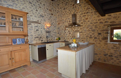 Saint-Denis Apartment | Lovely apartment for 6 guests with pool, WIFI, TV, terrace and parking