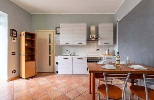 Portacomaro Apartment | Lovely apartment for 4 guests with WIFI, pool, A/C, terrace, pets allowed and panoramic view