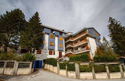 Rivisondoli Apartment | Lovely apartment for 4 guests with balcony and pets allowed