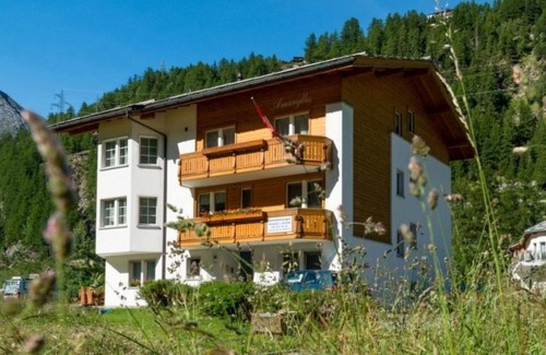 Saas Grund Apartment | Lovely apartment for 5 people with WIFI, TV, balcony and pets allowed