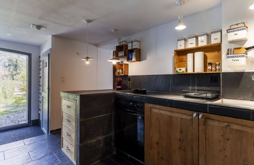 Noville Apartment | Lovely apartment for 3 people with WIFI, patio and pets allowed