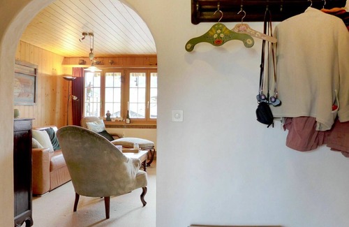 Zweisimmen Apartment | Lovely apartment for 5 guests with WIFI, TV, balcony, pets allowed, panoramic view and parking