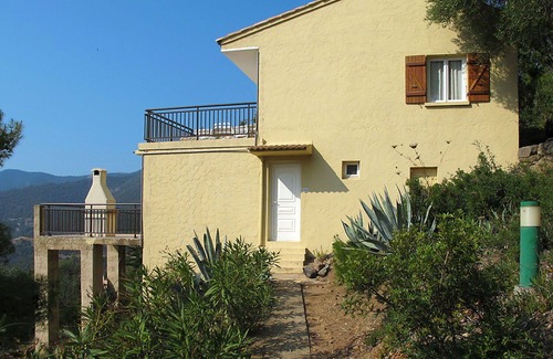 Partinello Apartment | Lovely apartment for 3 people with WIFI, A/C, TV, patio, pets allowed, panoramic view and parking