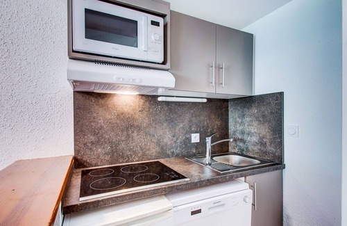 Germ Apartment | Lovely apartment for 6 people with WIFI, pool, TV, balcony and parking
