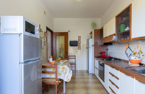Laigueglia Apartment | Lovely apartment for 6 people with WIFI, A/C, terrace, pets allowed, panoramic view and parking