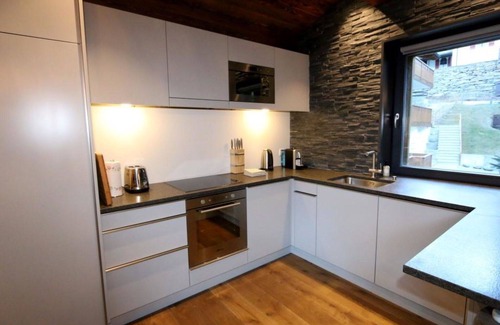 Saas-Fee Apartment | Lovely apartment for 10 guests with WIFI, TV and balcony