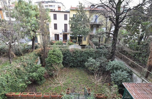 Milan Apartment | Lovely apartment for 10 people with WIFI, A/C, TV and balcony