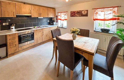 Grossschoenau Apartment | Lovely apartment for 12 guests with hot tub, WIFI, TV, patio and pets allowed