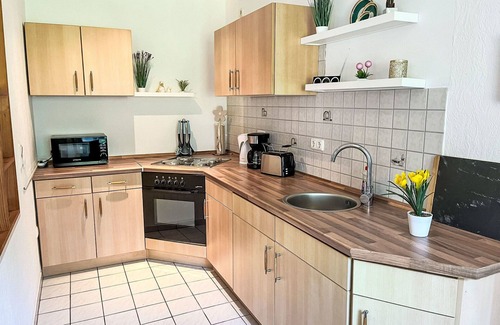 Sudarle Apartment | Lovely apartment for 2 guests with WIFI, TV, terrace, pets allowed and parking