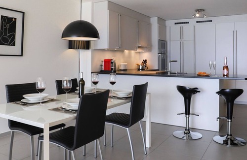 Montreux Apartment | Lovely apartment for 2 guests with WIFI, hot tub, pool, TV, terrace, panoramic view and parking