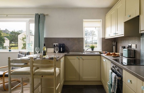 Harlech Apartment | Lovely apartment for 2 people with WIFI, TV and pets allowed