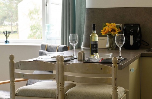 Harlech Apartment | Lovely apartment for 2 people with WIFI, TV and pets allowed