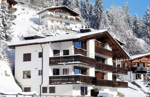 Laax Apartment | Lovely apartment for 3 guests with WIFI, TV, balcony and panoramic view
