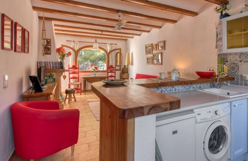 Jesus Pobre Apartment | Lovely apartment for 3 people with WIFI, pool, TV, terrace and parking