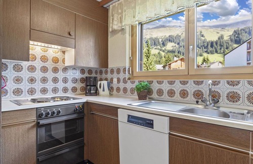 Parpan Apartment | Lovely apartment for 4 guests with TV and balcony