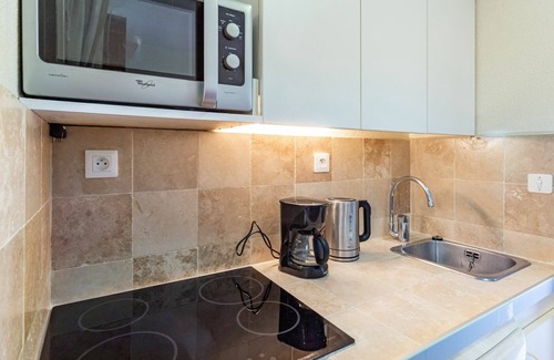Toulon - Hyeres Apartment | Lovely apartment for 4 people with WIFI, TV, terrace, pets allowed and panoramic view