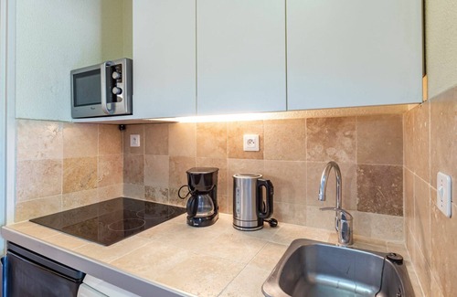 Toulon - Hyeres Apartment | Lovely apartment for 4 people with WIFI, TV, terrace, pets allowed and panoramic view