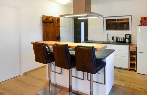 Seget Apartment | Lovely apartment for 4 guests with WIFI, pool, A/C, TV, terrace and pets allowed