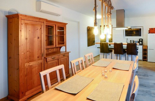 Seget Apartment | Lovely apartment for 4 guests with WIFI, pool, A/C, TV, terrace and pets allowed