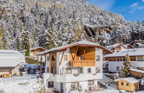 Oetz Apartment | Lovely apartment for 4 guests with WIFI, TV and parking