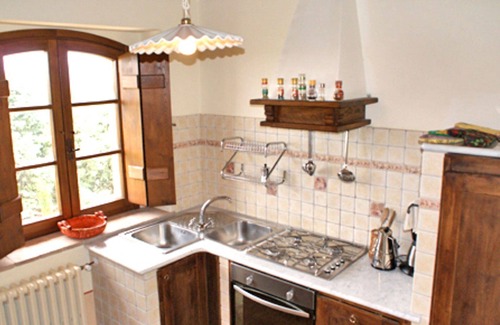 Allerona Apartment | Lovely apartment for 4 people with WIFI, pool, TV, patio, pets allowed and parking