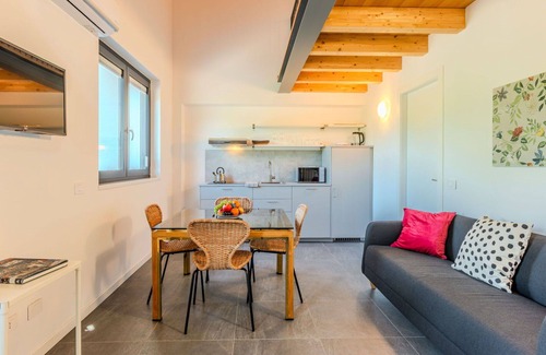 Dervio Apartment | Lovely apartment for 4 guests with pool, WIFI, A/C, TV, patio, panoramic view and parking