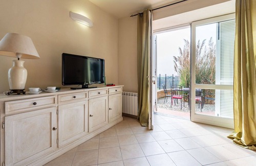 Fubine Apartment | Lovely apartment for 4 people with WIFI, pool, TV, terrace and pets allowed