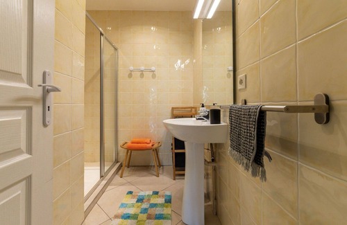 Nyons Apartment | Lovely apartment for 4 people with A/C, WIFI, TV, balcony and parking