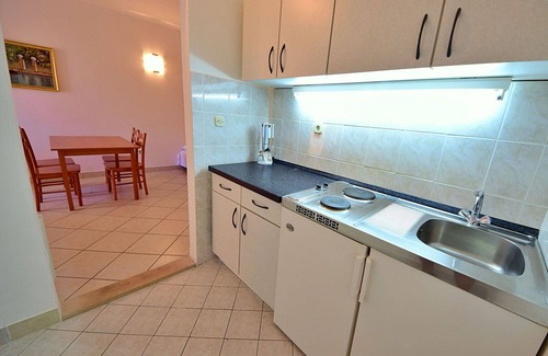 Stankovici Apartment | Lovely apartment for 4 people with pool, A/C, WIFI, TV, terrace and pets allowed