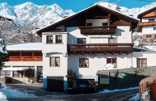 Grins Apartment | Lovely apartment for 5 guests with WIFI, TV and balcony