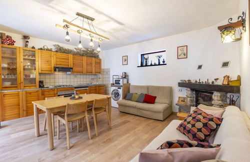 Isola Apartment | Lovely apartment for 5 guests with WIFI, TV, terrace, pets allowed and parking