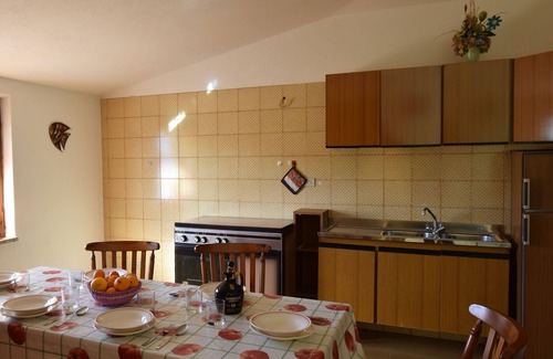 San Lorenzo Apartment | Lovely apartment for 5 people with WIFI, TV, balcony and panoramic view