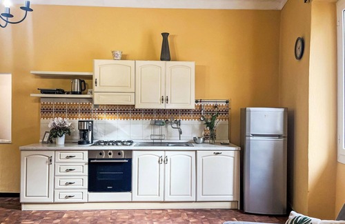 Prela Apartment | Lovely apartment for 5 people with pool, WIFI, TV, patio and pets allowed