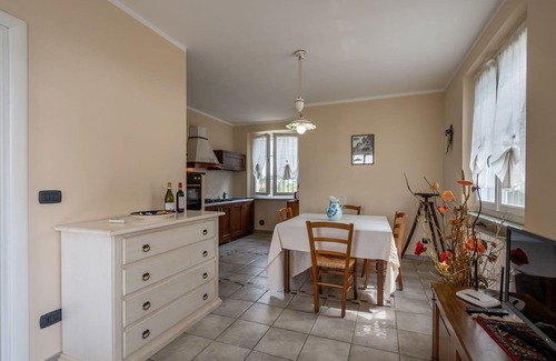 Vinchio Apartment | Lovely apartment for 5 guests with A/C, pool, WIFI, TV, terrace, pets allowed and parking