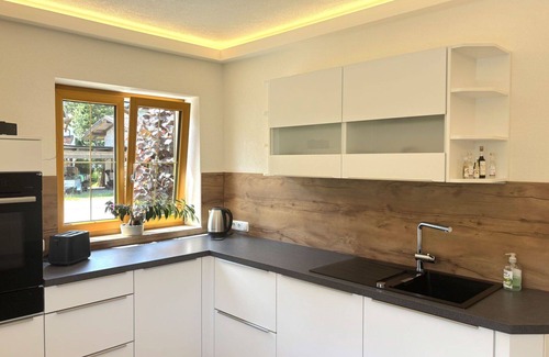 Weissenbach am Lech Apartment | Lovely apartment for 6 guests with WIFI, TV, terrace and pets allowed