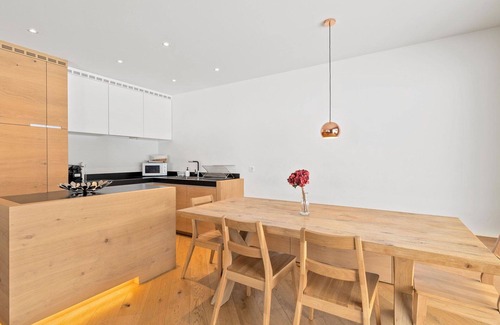 Valbella Apartment | Lovely apartment for 6 guests with WIFI, TV and balcony