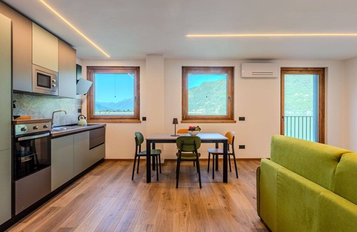 Verceia Apartment | Lovely apartment for 6 guests with A/C, WIFI, TV, balcony and parking