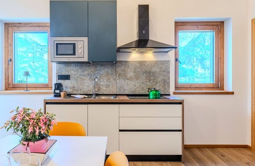 Verceia Apartment | Lovely apartment for 6 guests with A/C, WIFI, TV, terrace and parking
