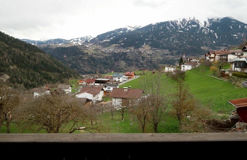 Kauns Apartment | Lovely apartment for 6 people with WIFI, TV, balcony and pets allowed