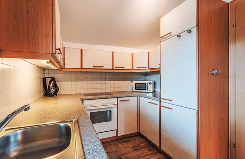 Goldegg Apartment | Lovely apartment for 8 people with WIFI, pool, TV, balcony and pets allowed