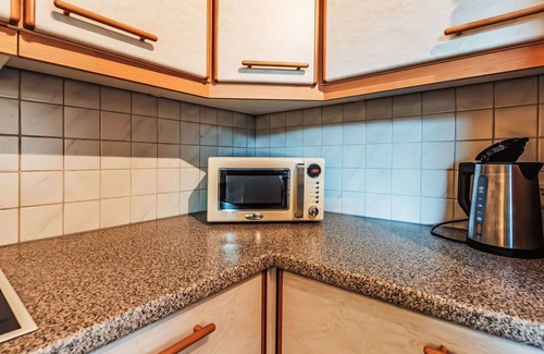 Goldegg Apartment | Lovely apartment for 8 people with WIFI, pool, TV, balcony and pets allowed