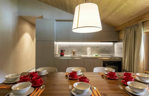 Zinal Apartment | Lovely apartment for 8 guests with WIFI, TV, pets allowed and parking