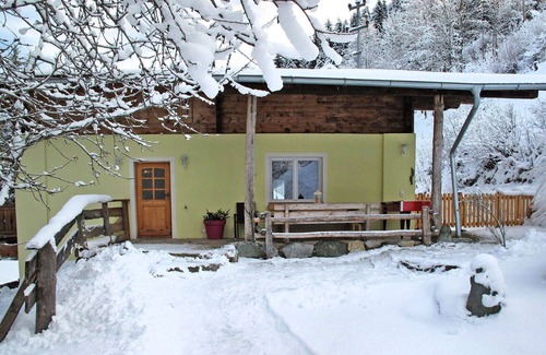 Hollersbach im Pinzgau Apartment | Lovely apartment for 14 guests with WIFI, TV and terrace