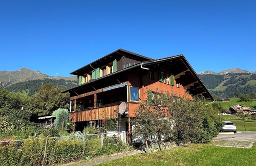 Frutigen Apartment | Lovely apartment for 5 guests with TV and balcony