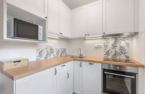 Hrensko Apartment | Lovely apartment for 8 guests with WIFI, TV, patio, pets allowed and parking