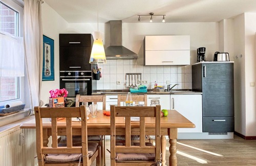 Ummanz Apartment | Lovely apartment for 3 guests with WIFI, TV and balcony