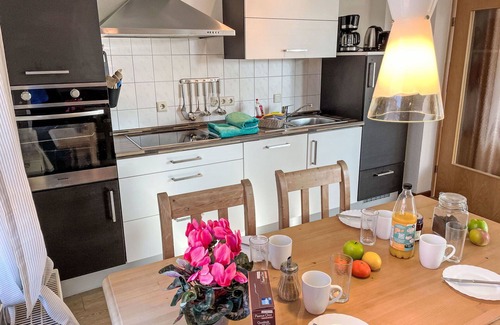 Ummanz Apartment | Lovely apartment for 3 guests with WIFI, TV and balcony