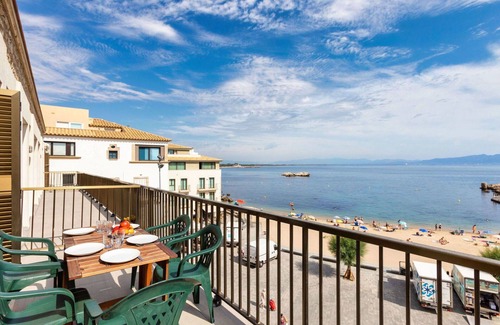 Pedrinya Apartment | Lovely apartment for 6 people with WIFI, TV and balcony