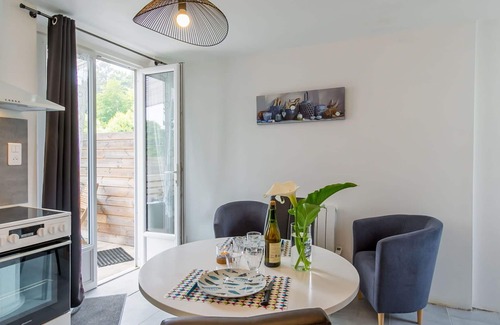 Locquirec Apartment | Lovely apartment for 2 people with WIFI, TV, terrace, pets allowed and parking