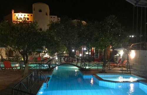 Mirtos Apartment | Lovely apartment for 4 guests with pool, WIFI, A/C, hot tub, TV, terrace and parking